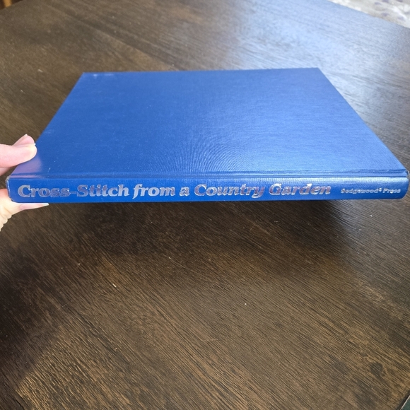 Cross-Stitch from a Country Garden Blue Hardcover Vintage Craft Book 1988 - Picture 3 of 8